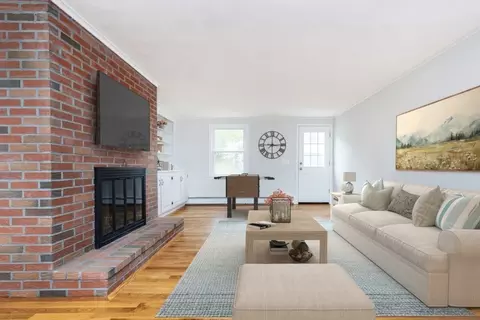 Living - 6 Post Gate Rd, Danvers, MA 01923 photo 4 of 8