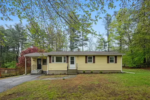 653 Robin Hill St, Marlborough, MA 01752
