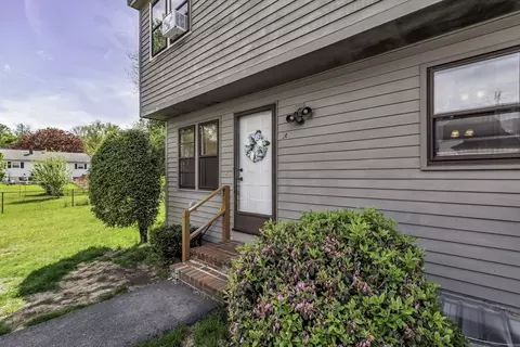 24 Beaver St #A, Lowell, MA 01850