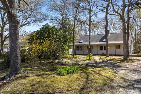 62 Monomoy Cir, Centerville, MA 02632