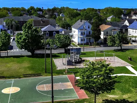 405 Warren St, Fall River, MA 02721 photo 5