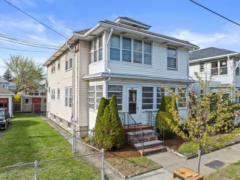 252-256 Billings St, Quincy, MA 02169