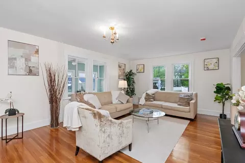 27 Locust St, Dedham, MA 02026 photo 5