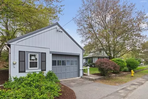 27 Locust St, Dedham, MA 02026 photo 18