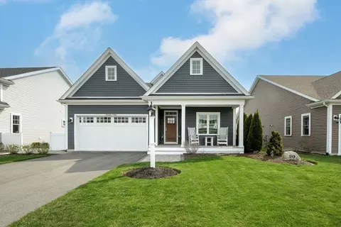 29 Spyglass Ln, Plymouth, MA 02360