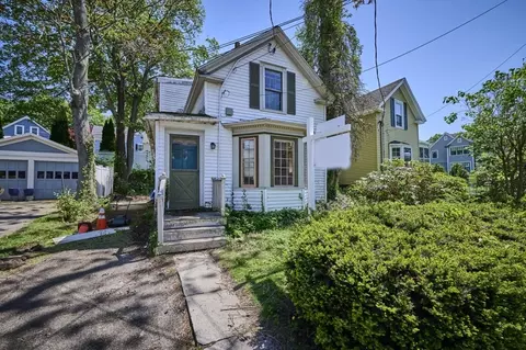 27 Elm St, Winchester, MA 01890