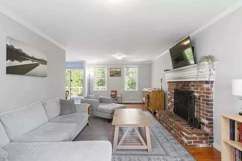 Living - 2 Reardon St, Worcester, MA 01606 photo 2 of 2