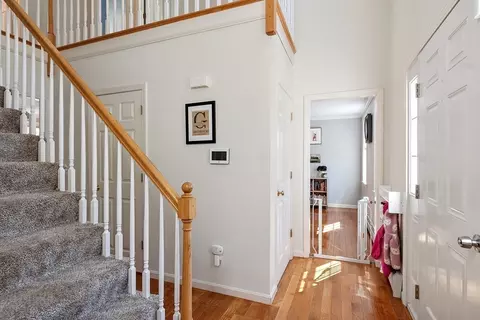 Entry Way - 2 Reardon St, Worcester, MA 01606 photo 2 of 6