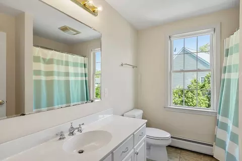 Bath - 2 Reardon St, Worcester, MA 01606 photo 3 of 4