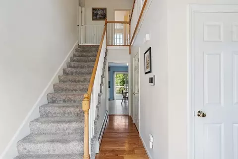 Entry Way - 2 Reardon St, Worcester, MA 01606 photo 3 of 6