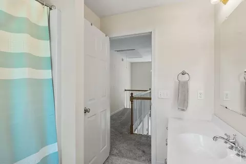 Bath - 2 Reardon St, Worcester, MA 01606 photo 4 of 4