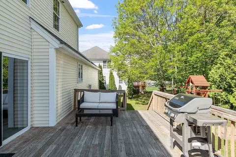 Exterior - 2 Reardon St, Worcester, MA 01606 photo 6 of 10