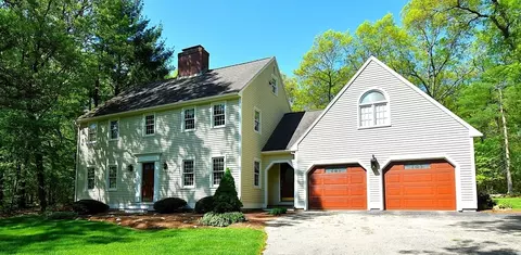 Exterior - 290 Westboro Rd, Upton, MA 01568 photo 2 of 8