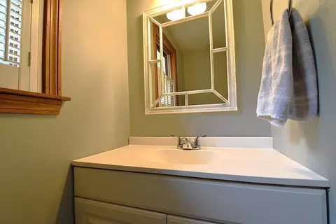 Bath - 290 Westboro Rd, Upton, MA 01568 photo 2 of 7