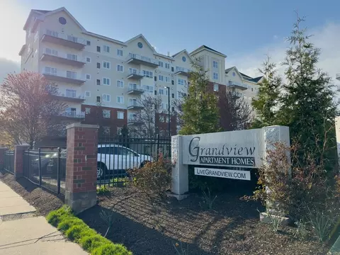 527 Pawtucket Blvd #406, Lowell, MA 01854