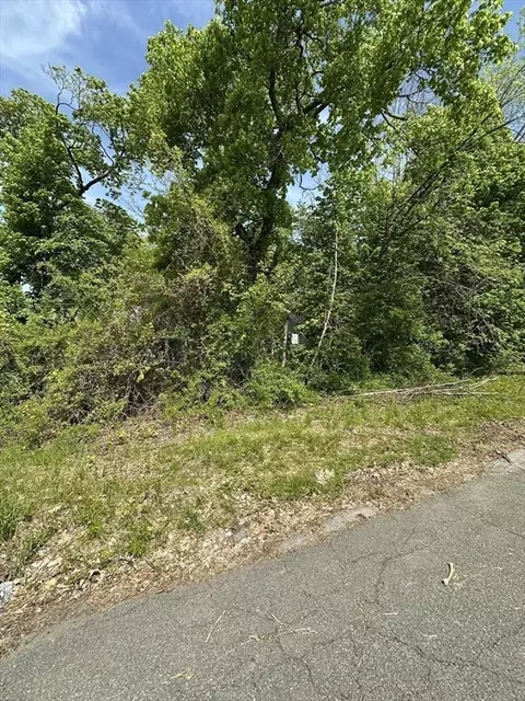 2 Colonial Dr, Athol, MA 01331 photo 4