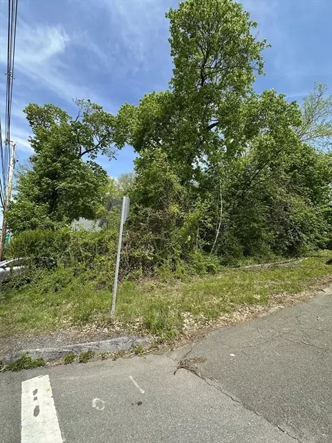 2 Colonial Dr, Athol, MA 01331 photo 3
