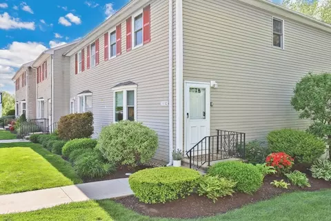 200 Lambert Ter #42, Chicopee, MA 01020