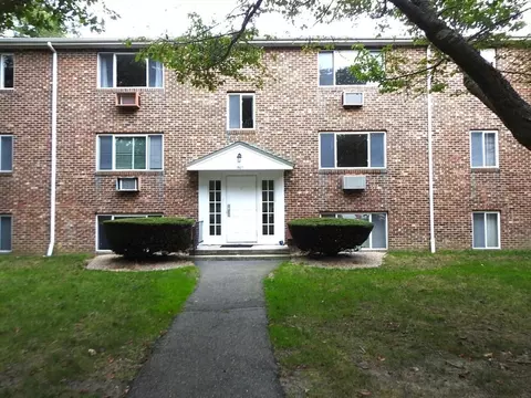 307 W Main St #7, Hyannis, MA 02601