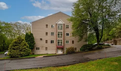 44 Maria Ave #102, Southbridge, MA 01550