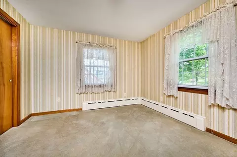 Bedroom - 21 Davis St, Easthampton, MA 01027 photo 3 of 8