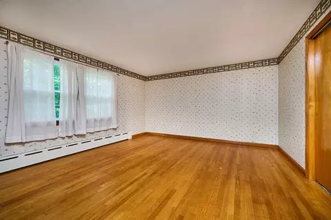 Bedroom - 21 Davis St, Easthampton, MA 01027 photo 5 of 8