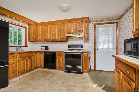 Kitchen - 21 Davis St, Easthampton, MA 01027 photo 1 of 3