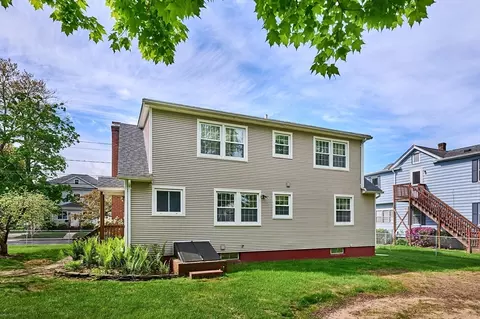 Exterior - 21 Davis St, Easthampton, MA 01027 photo 3 of 4