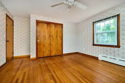 Bedroom - 21 Davis St, Easthampton, MA 01027 photo 2 of 8