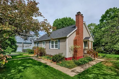 Exterior - 21 Davis St, Easthampton, MA 01027 photo 2 of 4