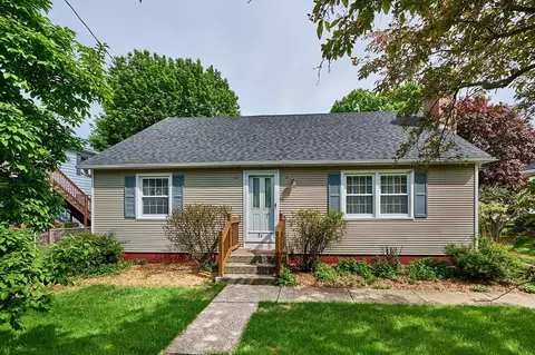 21 Davis St, Easthampton, MA 01027