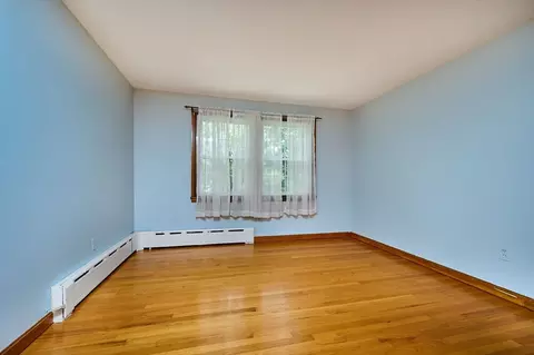 Bedroom - 21 Davis St, Easthampton, MA 01027 photo 7 of 8