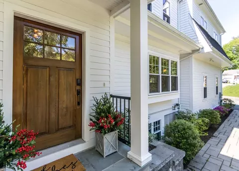 1548 Great Plain Ave, Needham, MA 02492 photo 2