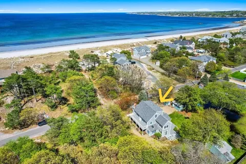 18 Wingaersheek Rd, Gloucester, MA 01930