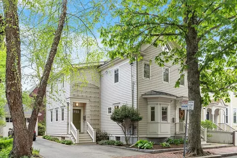 122 Hamilton St #1, Cambridge, MA 02139