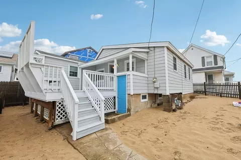 134 Central Ave, Salisbury, MA 01952