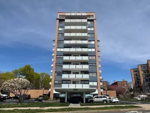 300 Lynn Shr #210, Lynn, MA 01902