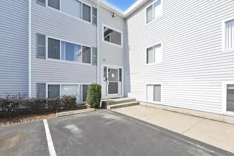 219 Glasgow St #2, Fall River, MA 02721