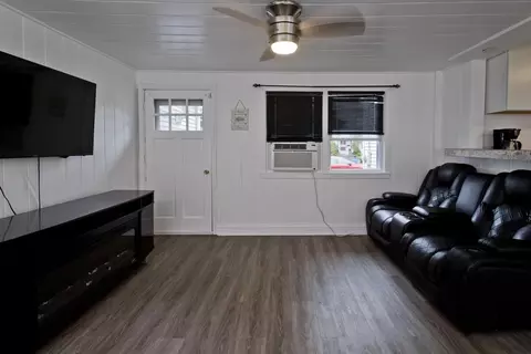 87 Gilman St, Springfield, MA 01118 photo 7