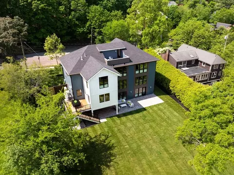 121 Jordan Rd, Brookline, MA 02446 photo 31