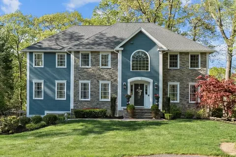 524 Rea St, North Andover, MA 01845