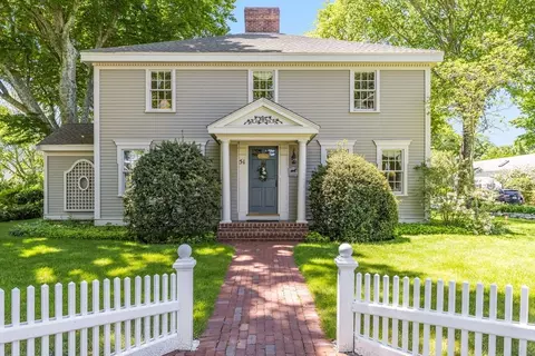 51 Main St, Falmouth, MA 02540