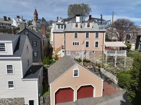 6 Lee St, Marblehead, MA 01945
