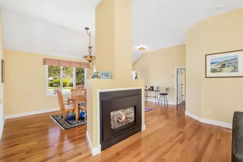 240 Surf Dr, Mashpee, MA 02649 photo 8