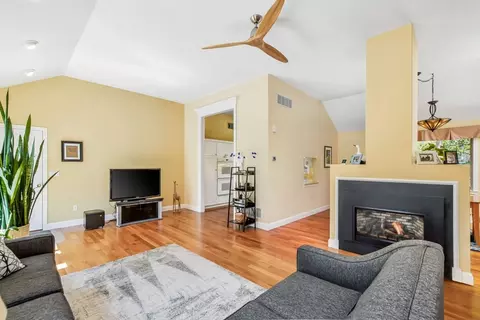 240 Surf Dr, Mashpee, MA 02649 photo 7
