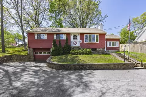 98 Evans Rd, Marblehead, MA 01945