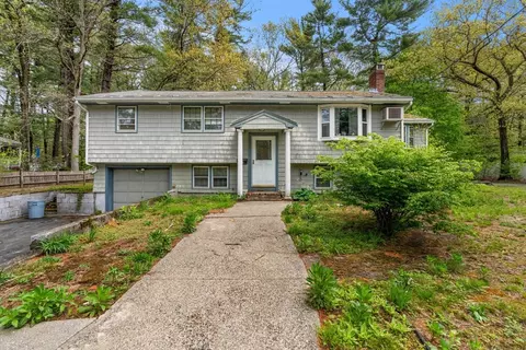 428 Foster Rd, Tewksbury, MA 01876