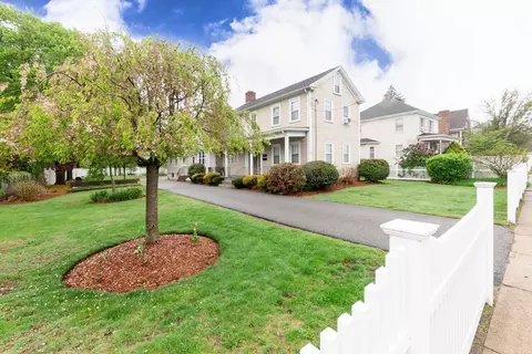 199 Lynn St, Peabody, MA 01960