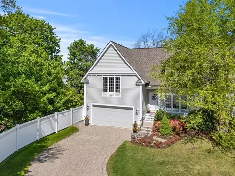 9 Chatham Cir #9, North Andover, MA 01845