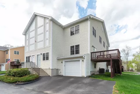1 Knotts St #1, Hudson, MA 01749